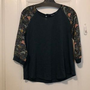 🦖🦕🌿🌸ModCloth dinosaur raglan t shirt